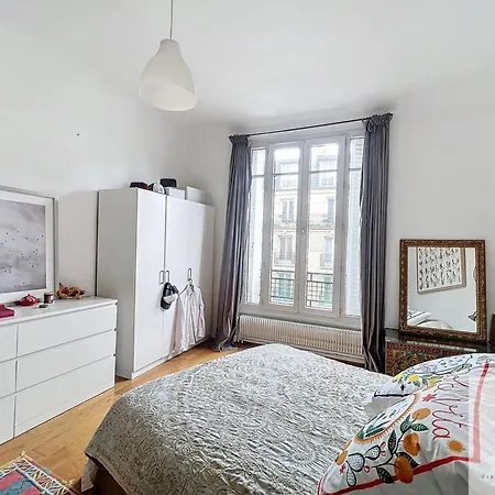 Parisian With Volumes Apartment Paris