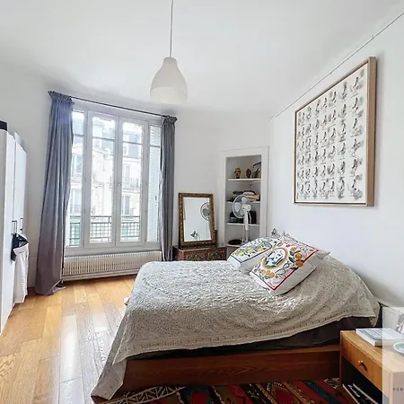 Parisian With Volumes Apartment